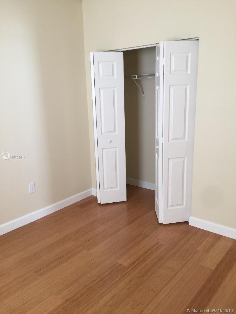 KENDALL COMMONS RESIDENTI - Residential Lease