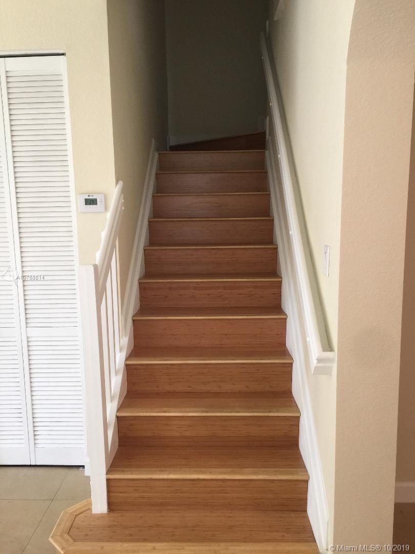 KENDALL COMMONS RESIDENTI - Residential Lease