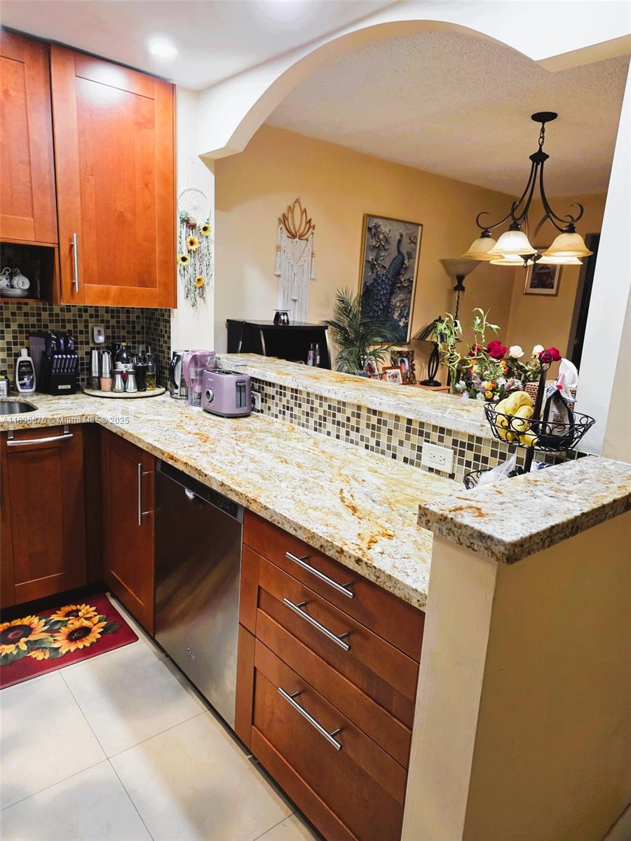 PARKSIDE TOWERS CONDO - Residential