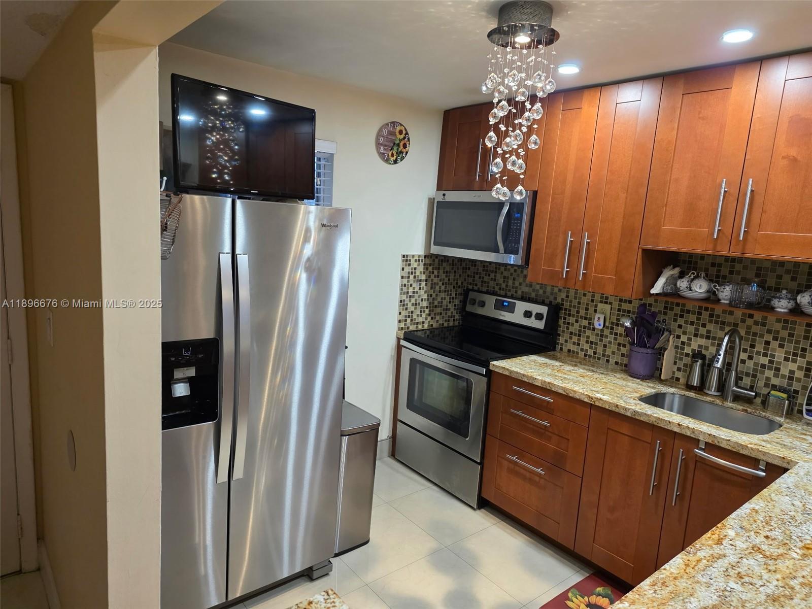 PARKSIDE TOWERS CONDO - Residential