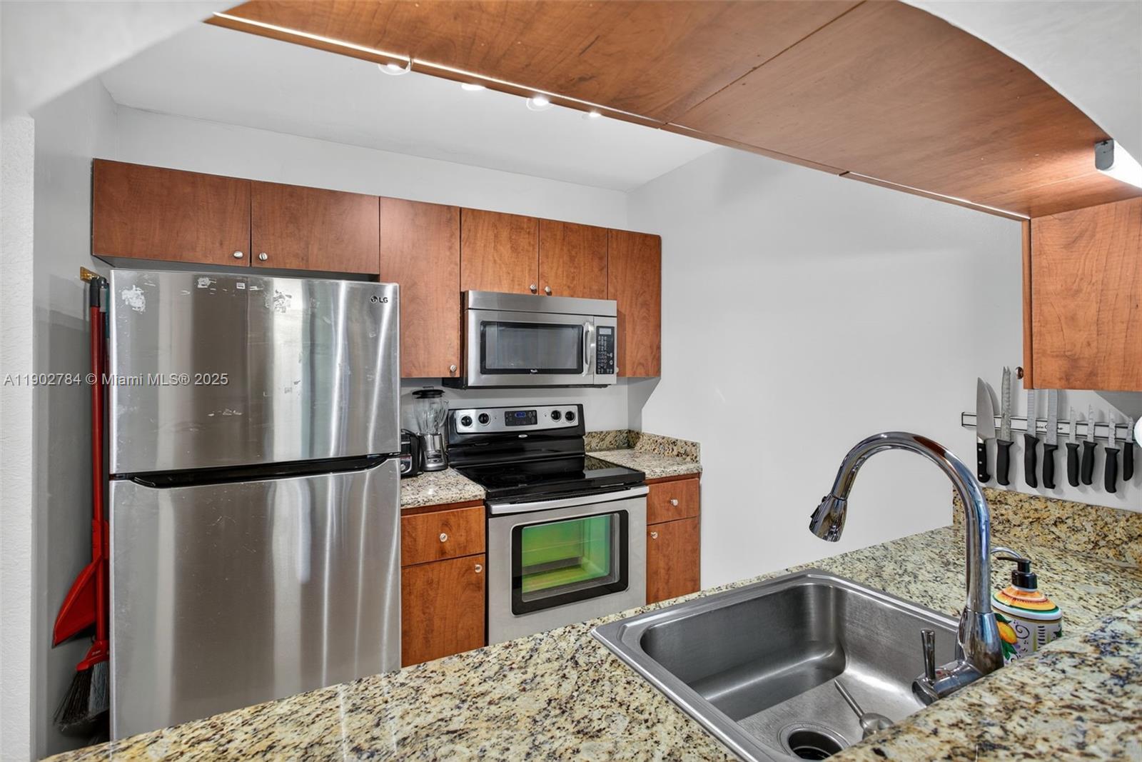 ISLAND CLUB TWO CONDO - Residential