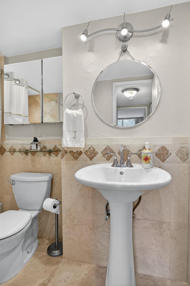 ISLAND CLUB TWO CONDO - Residential