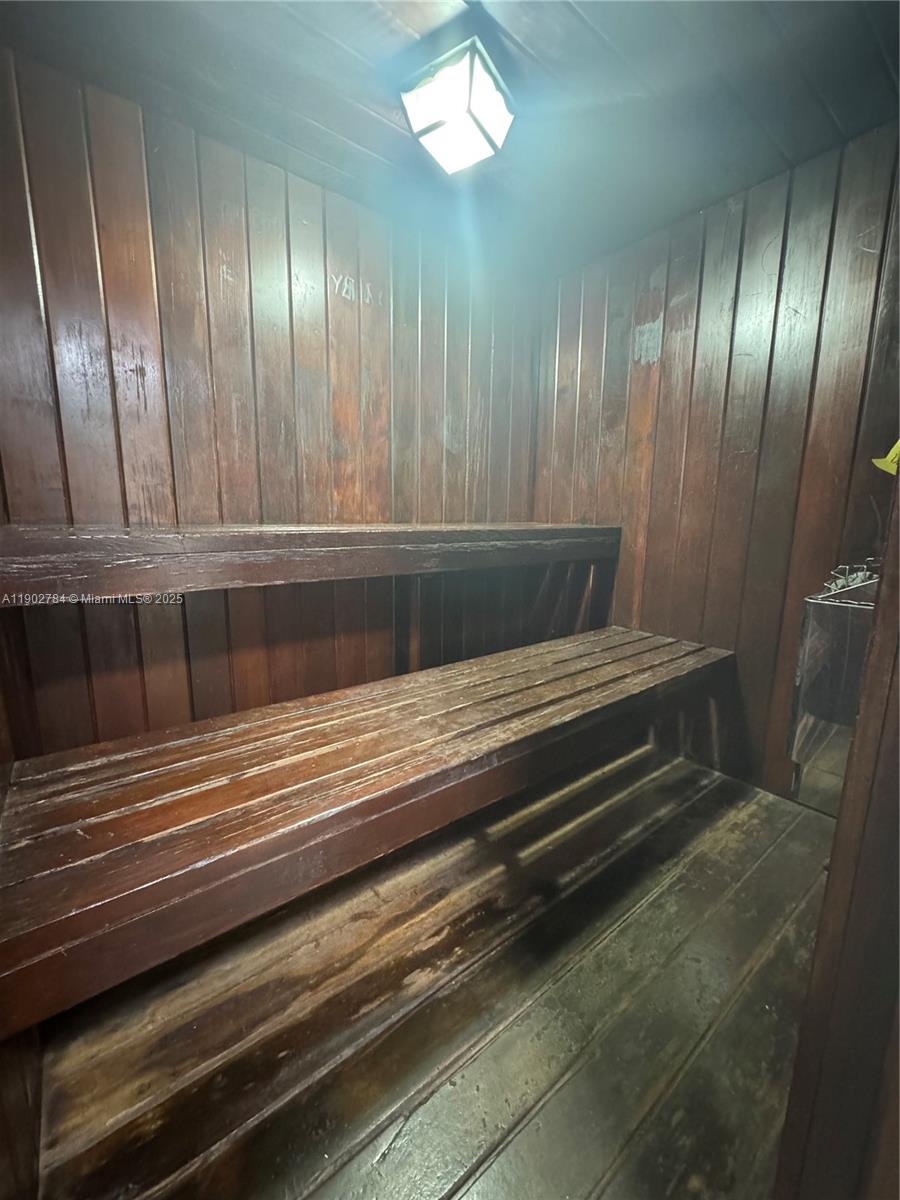 ISLAND CLUB TWO CONDO - Residential