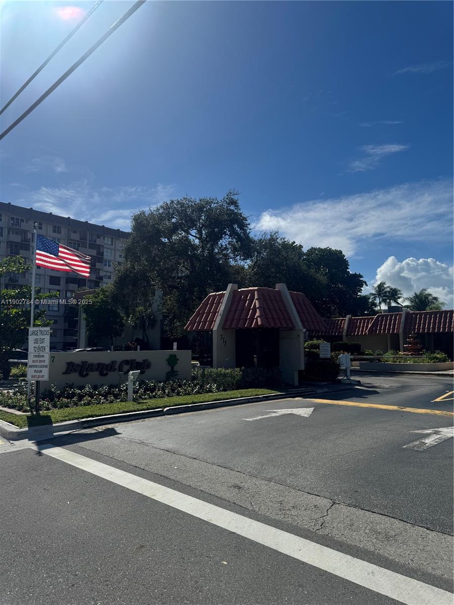 ISLAND CLUB TWO CONDO - Residential