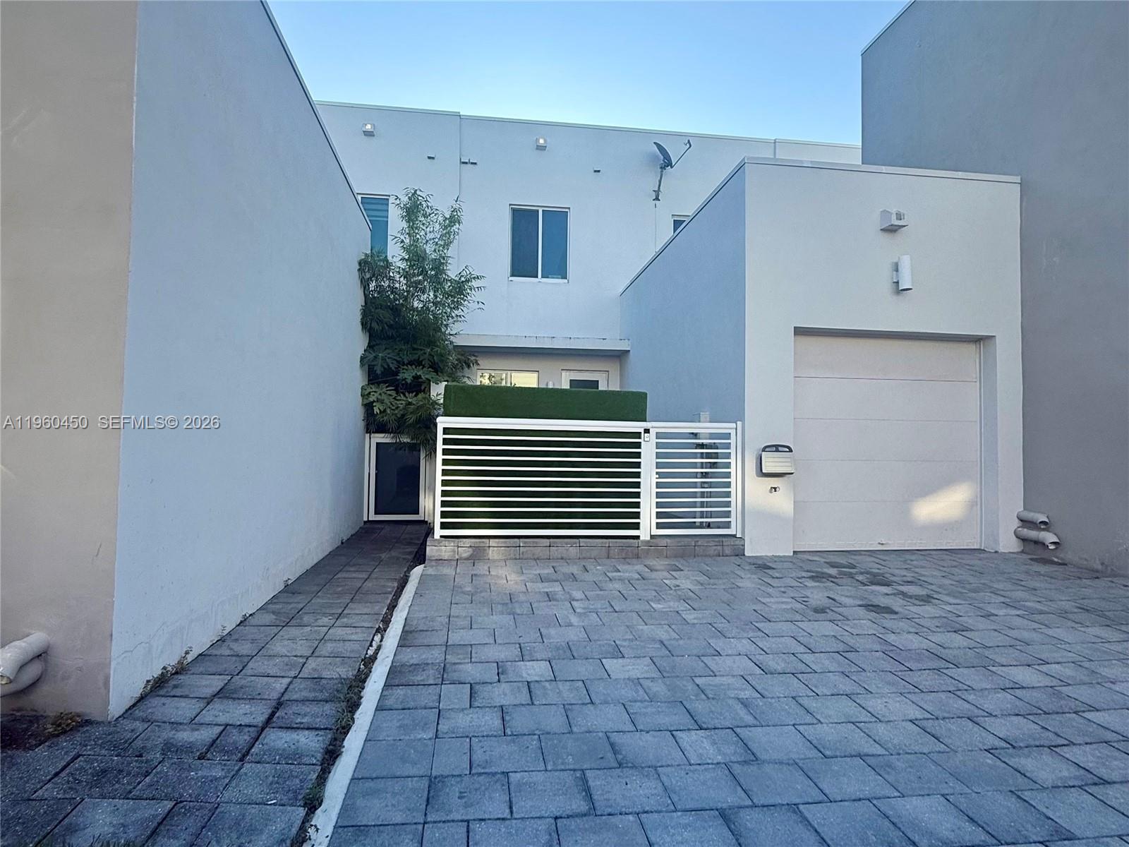 LANDMARK AT DORAL CENTRAL - Residential