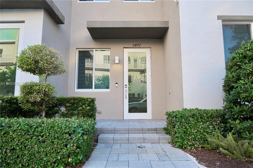 Beautiful Townhouse LANDMARK AT DORAL with 4 Beds / 3 baths located in the heart of Doral and minutes from City Place and Downtown Doral. High-end cabinetry, quartz countertops and porcelain tile throughout first floor and Laminate upstairs with great size bedrooms. Large Walk-in closet. Kohler and Moen faucets a must see shower. Upgraded, Patio finish with Pavers, privacy wall, custom fence. Impact Windows & Doors. Community pool, gym, courts and Great schools