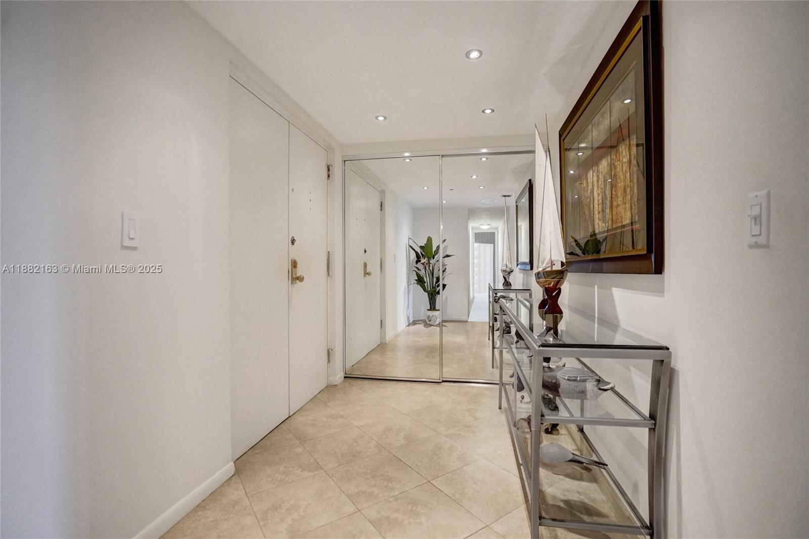 TRITON CONDO - Residential