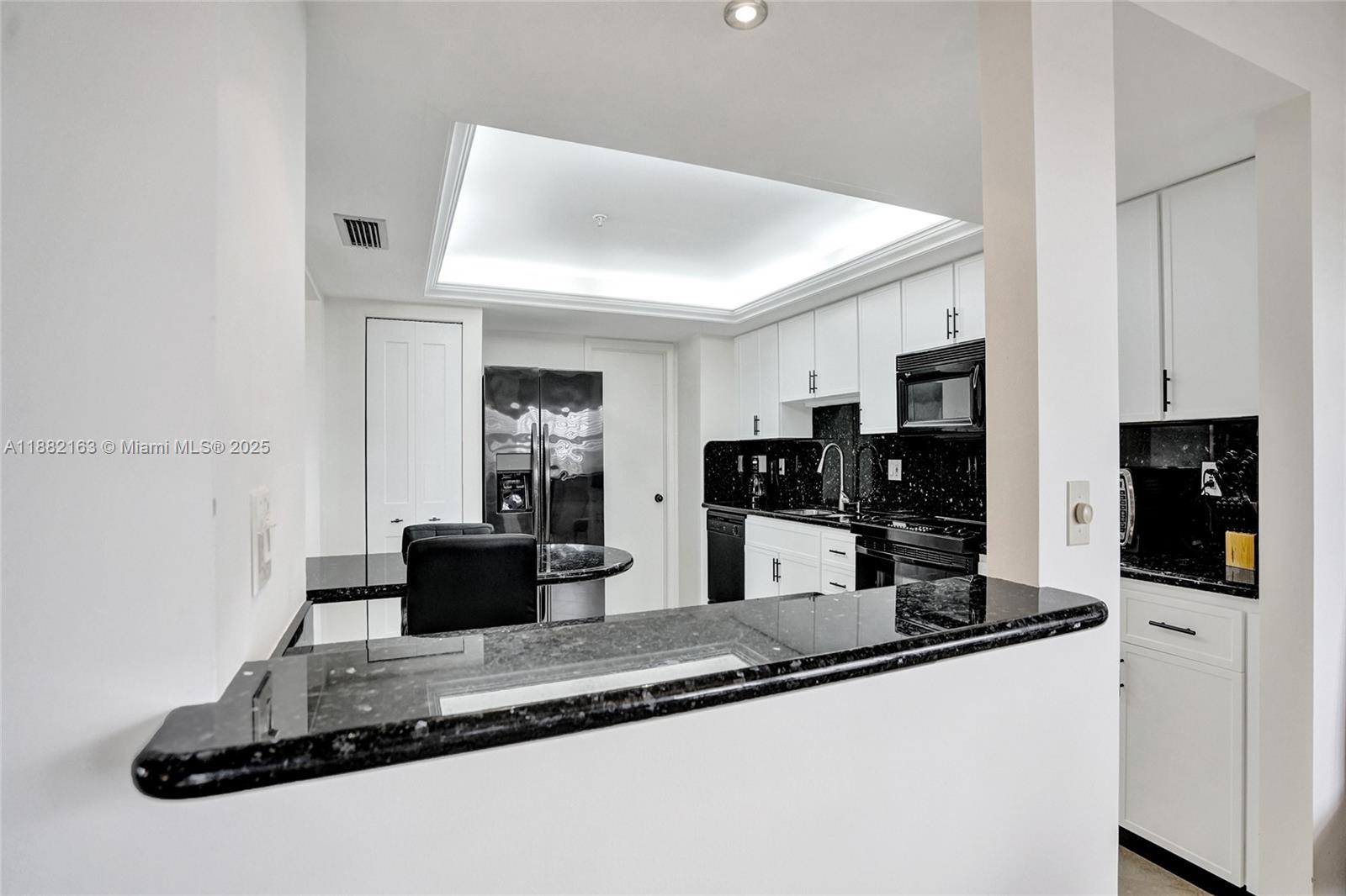 TRITON CONDO - Residential