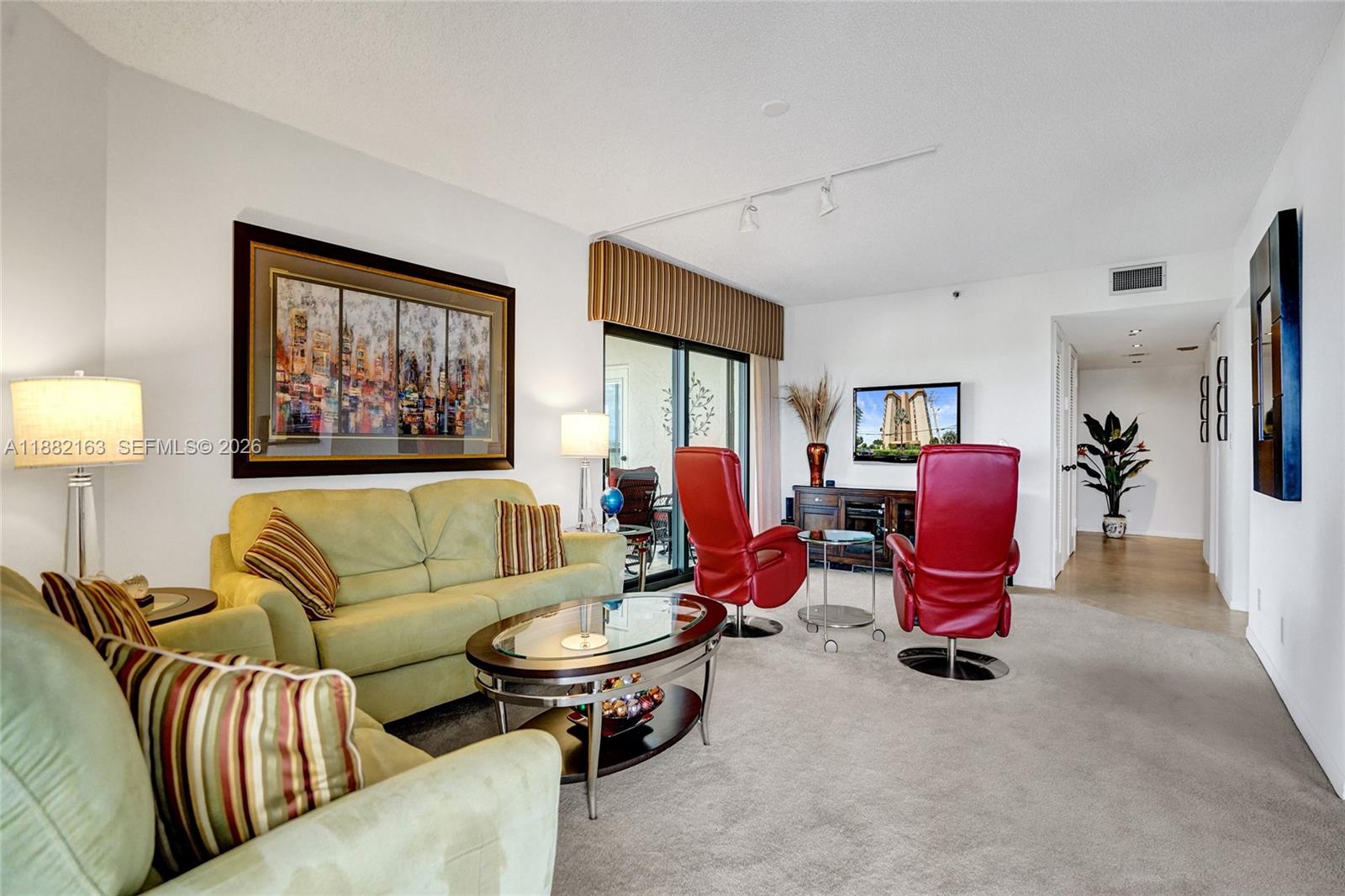 TRITON CONDO - Residential