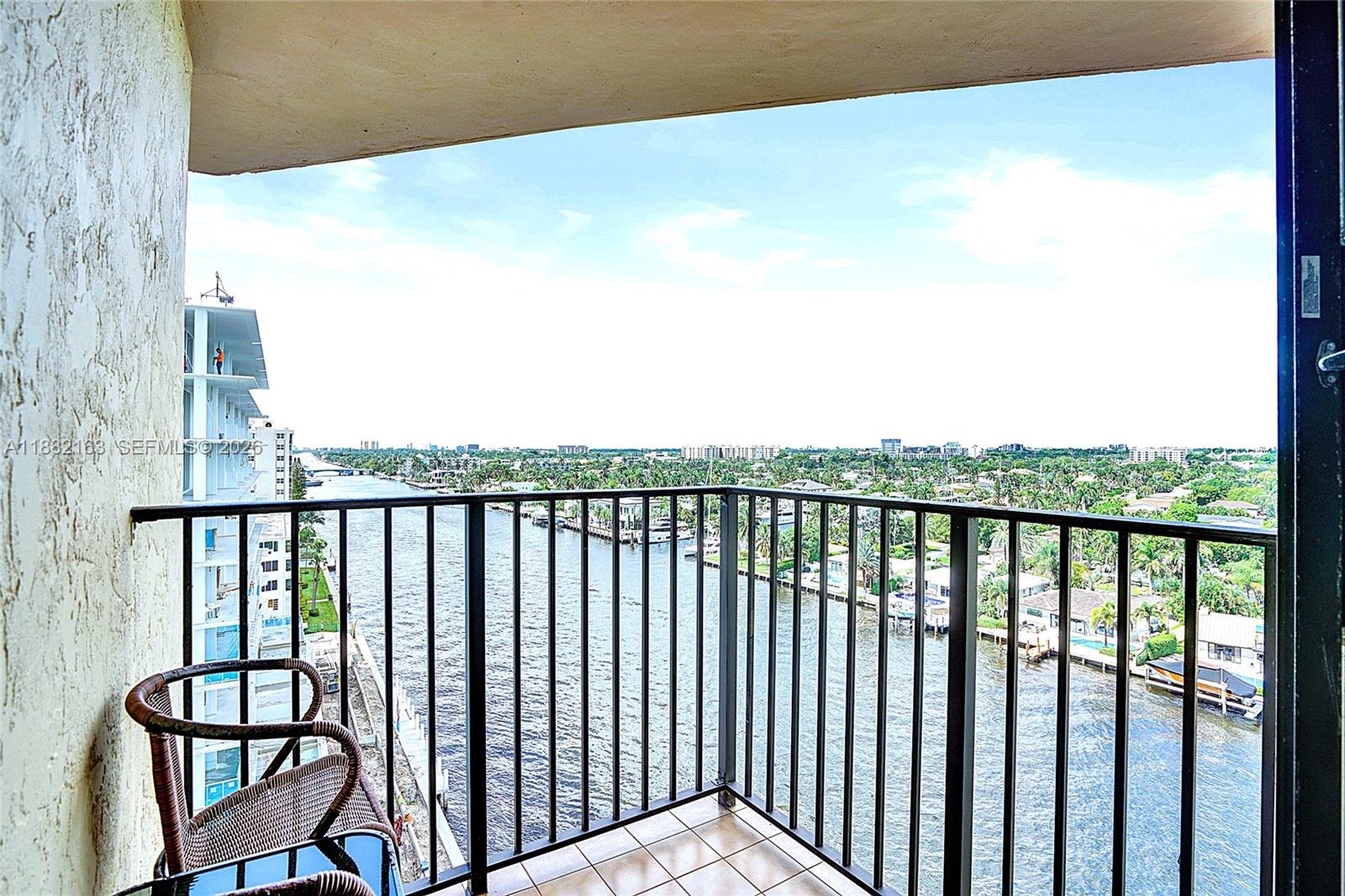 TRITON CONDO - Residential