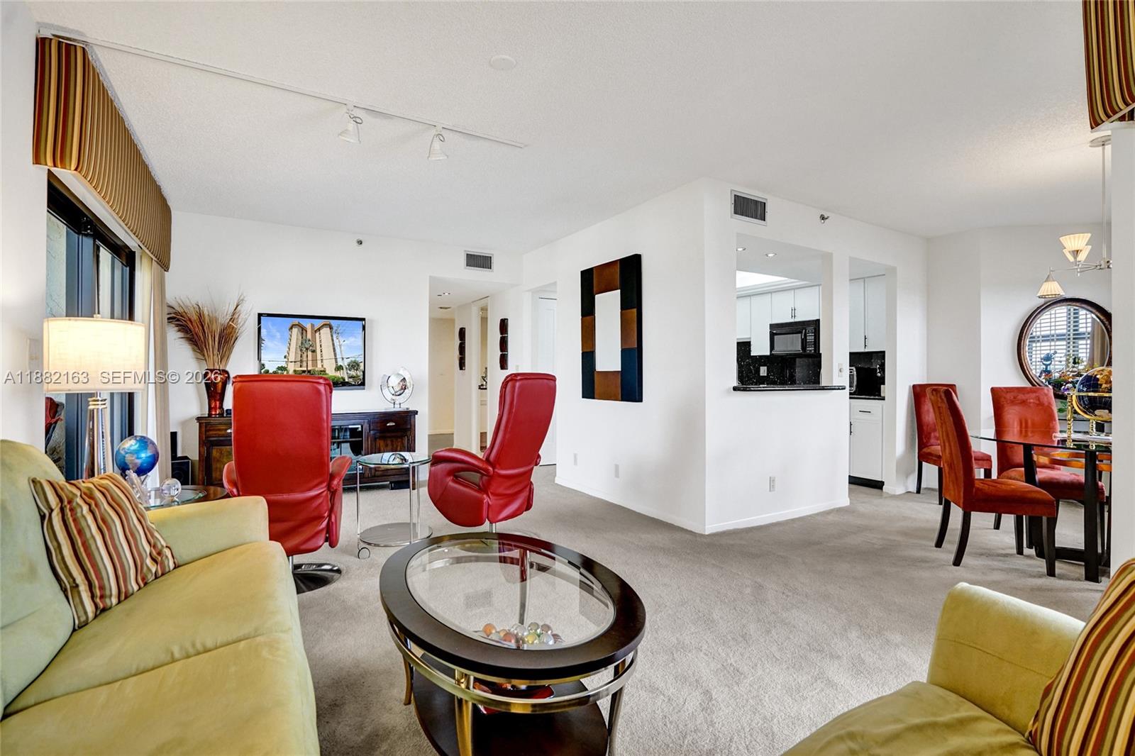 TRITON CONDO - Residential