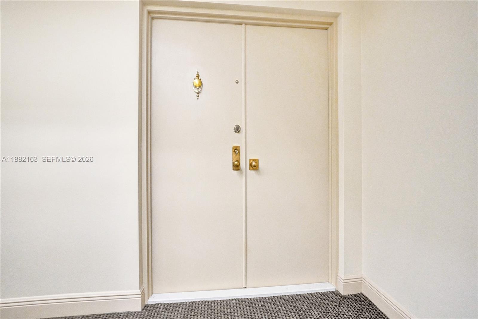 TRITON CONDO - Residential