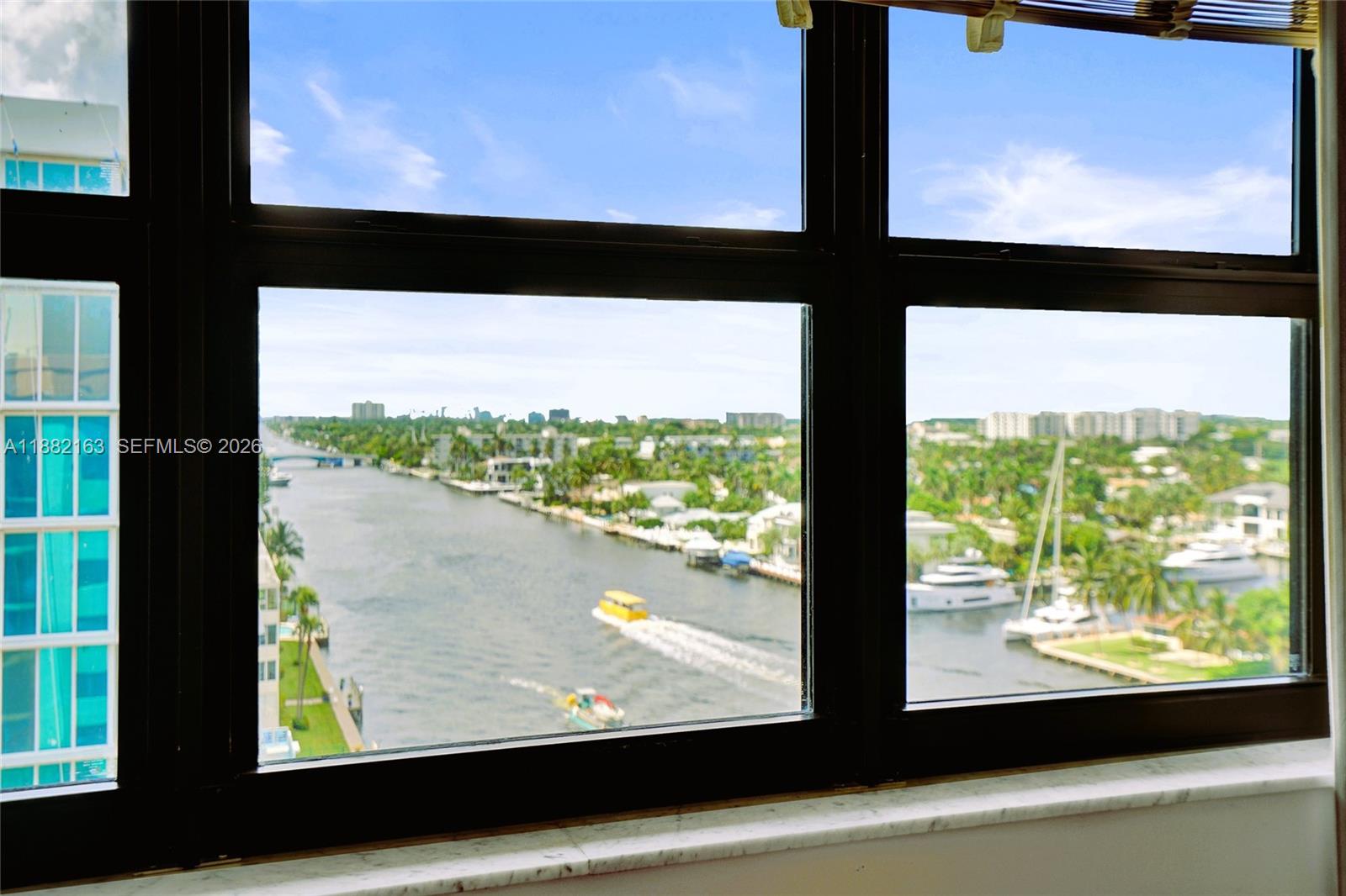 TRITON CONDO - Residential