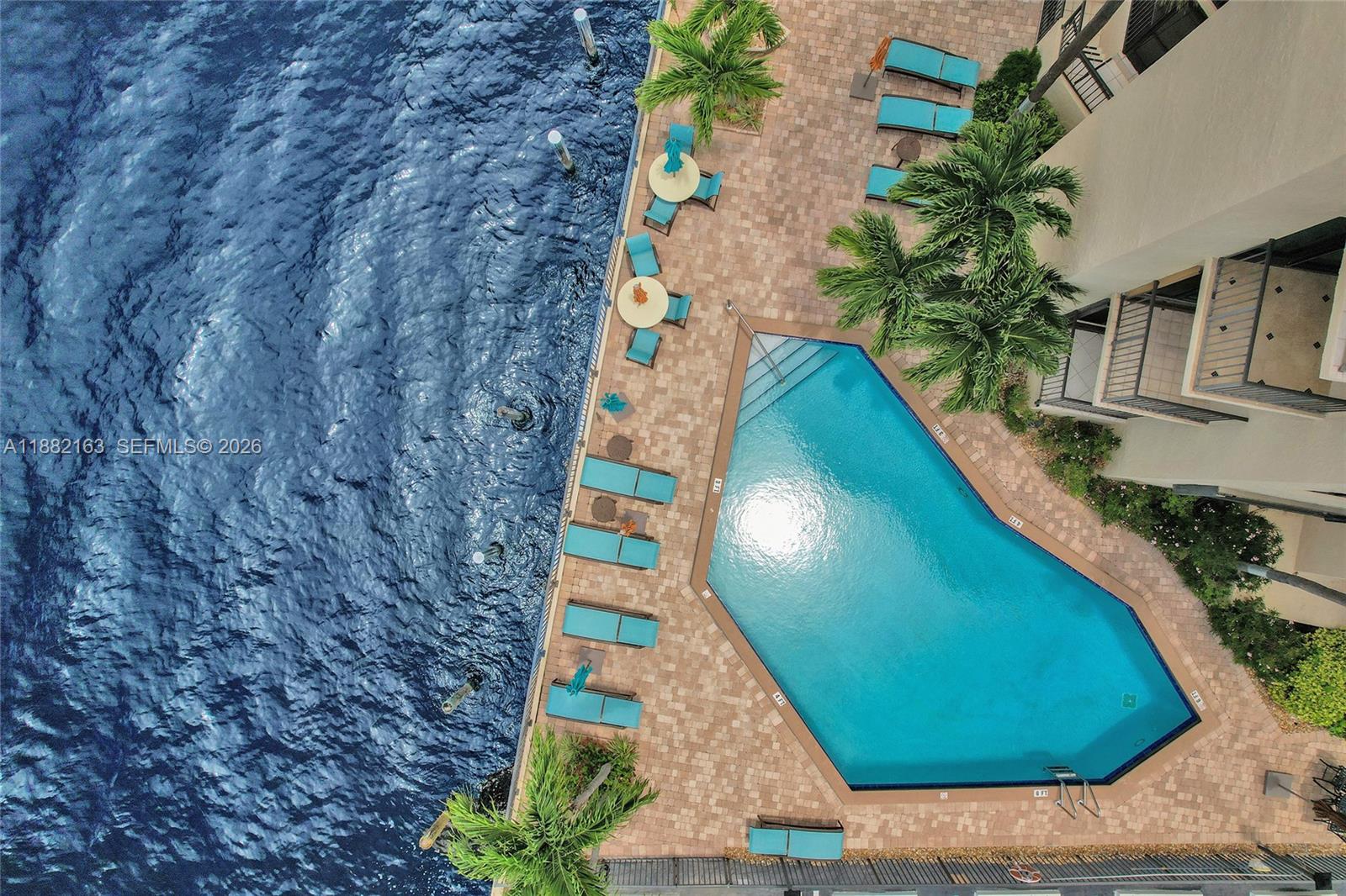 TRITON CONDO - Residential