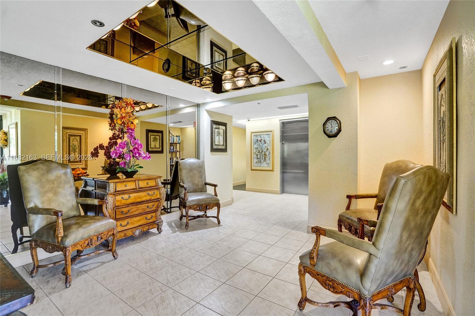 TRITON CONDO - Residential