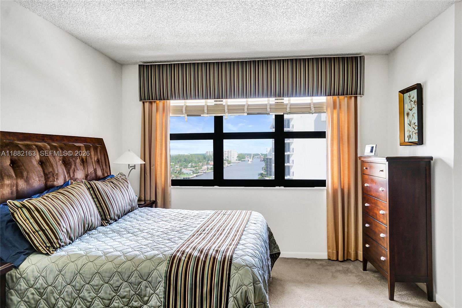 TRITON CONDO - Residential