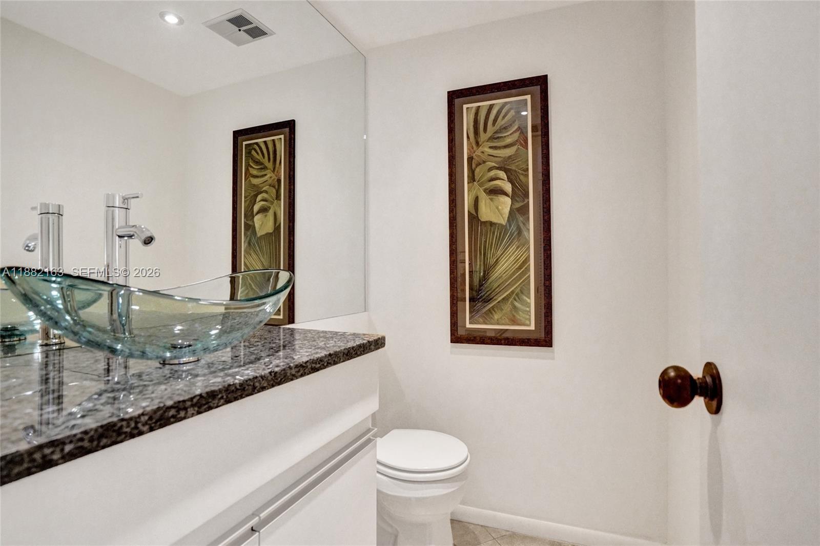 TRITON CONDO - Residential