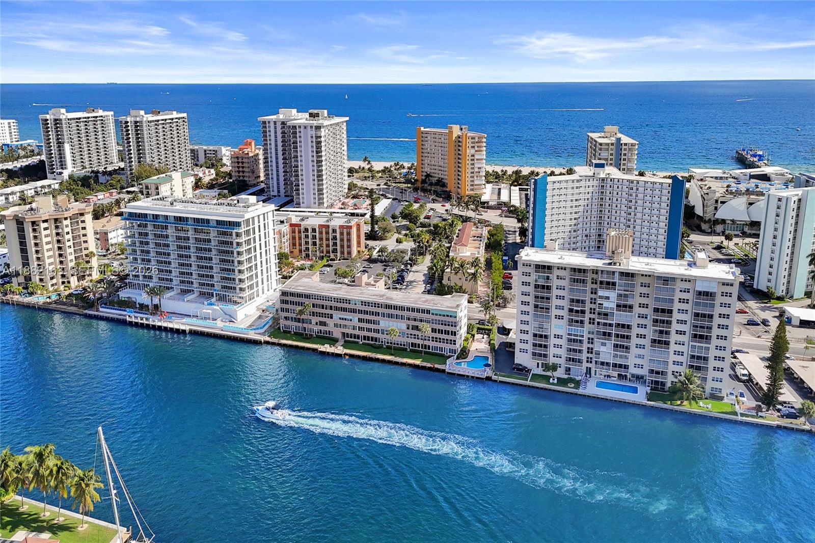 TRITON CONDO - Residential