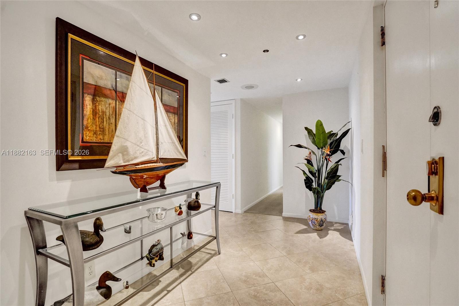 TRITON CONDO - Residential