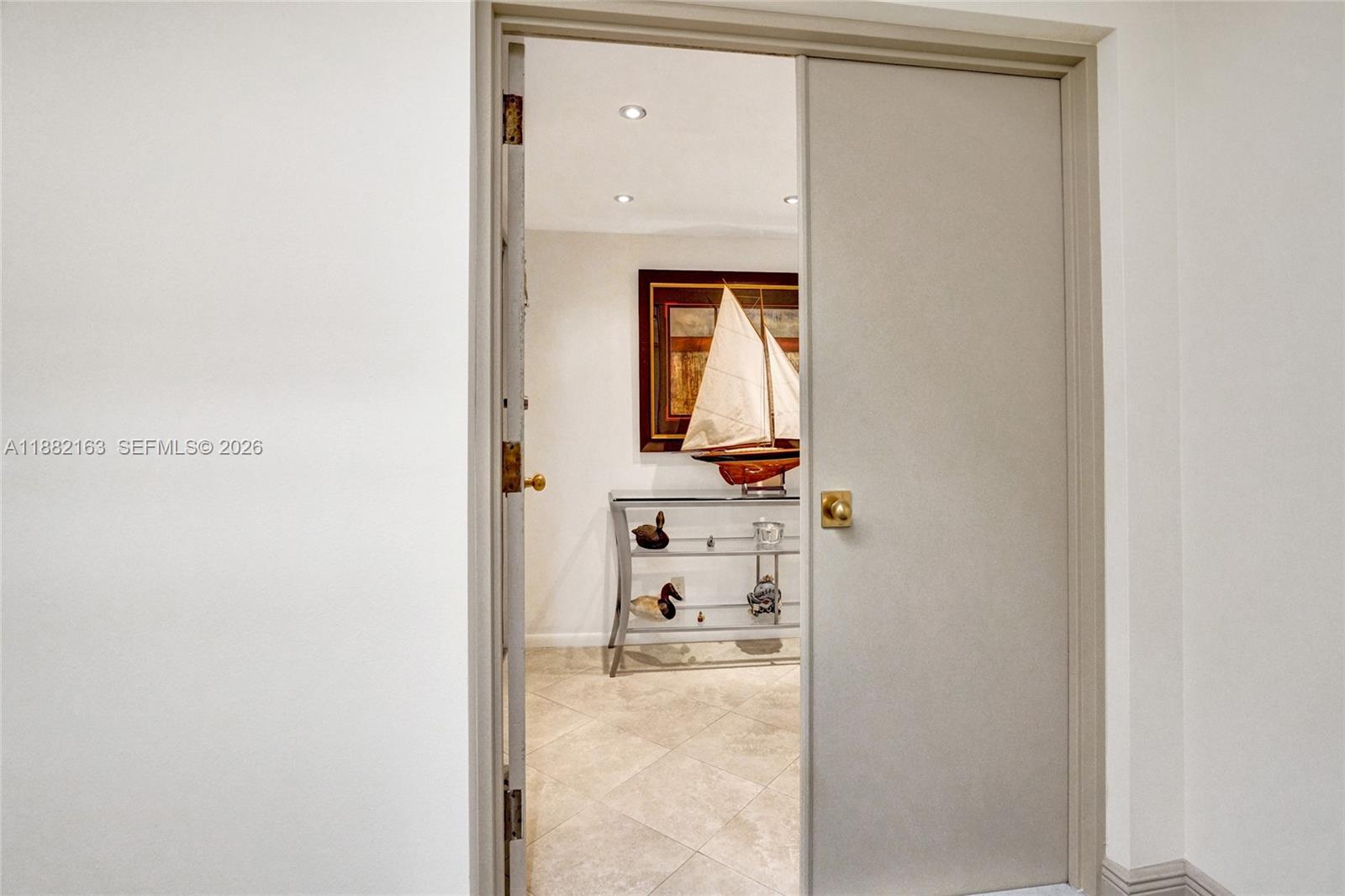 TRITON CONDO - Residential