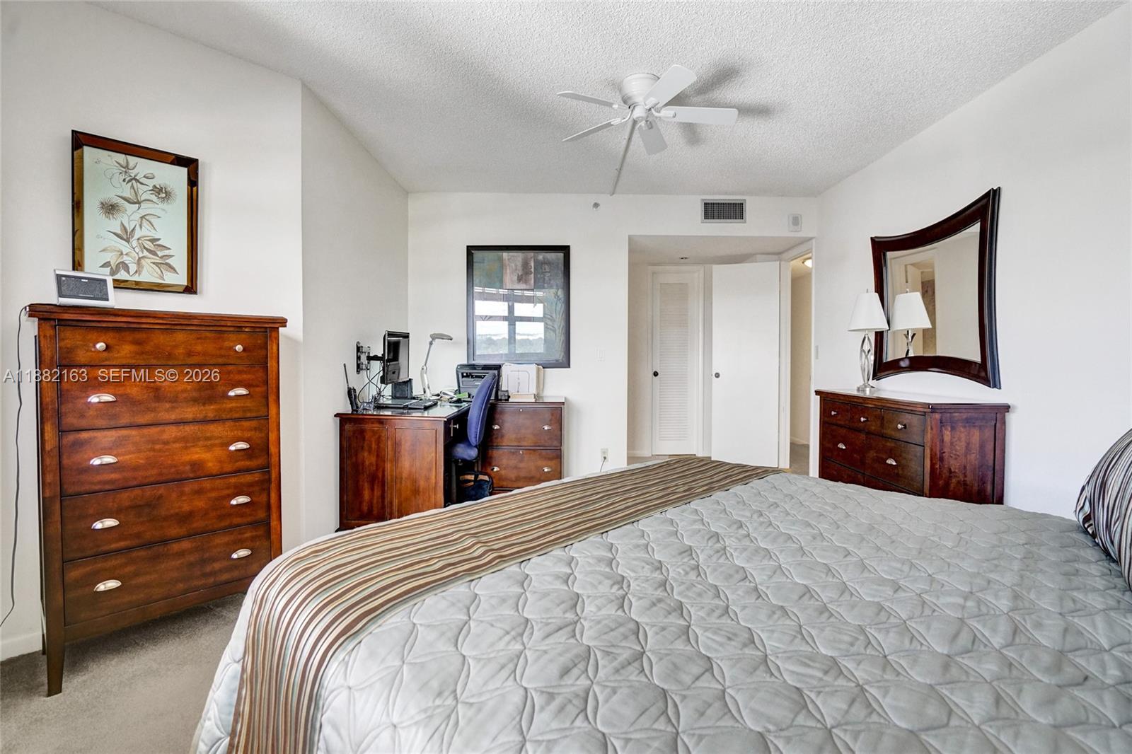 TRITON CONDO - Residential