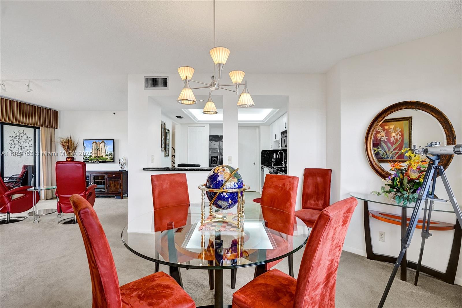 TRITON CONDO - Residential