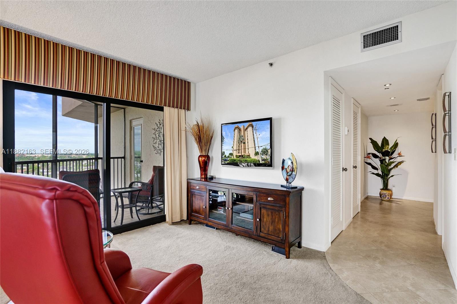 TRITON CONDO - Residential