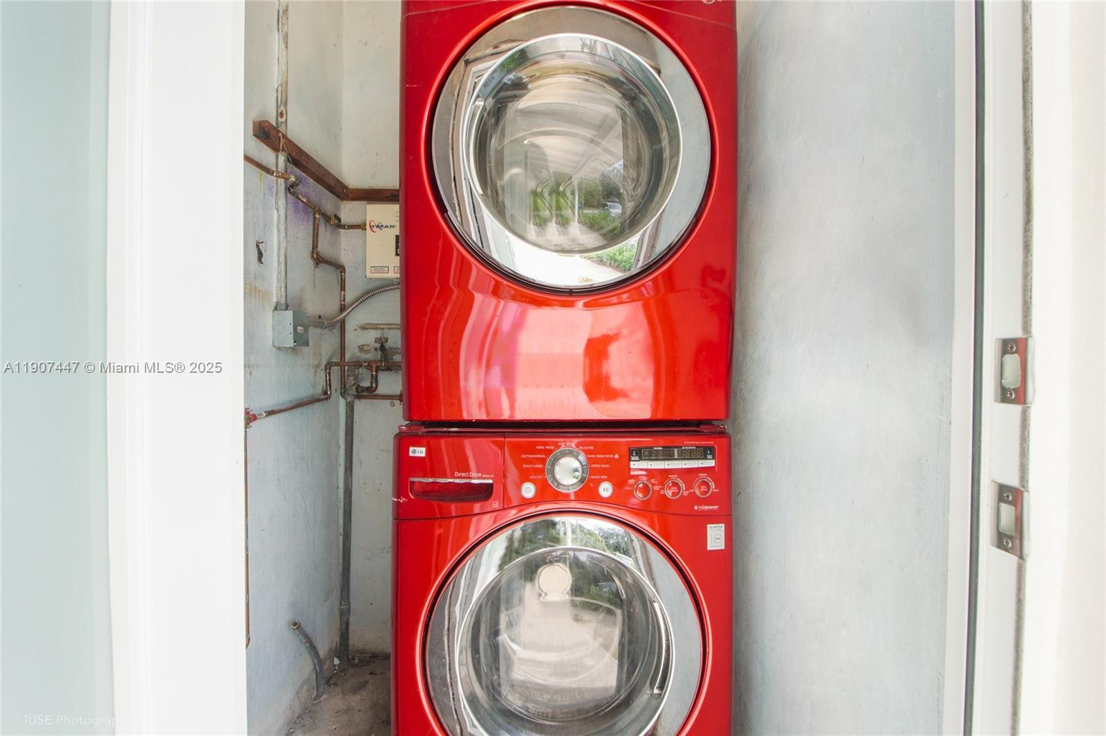 SUNSET VILLAS - Residential Lease