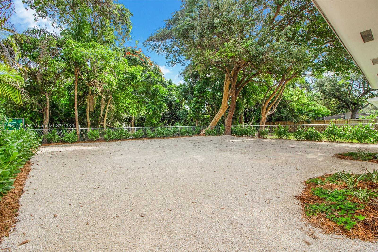 SUNSET VILLAS - Residential Lease