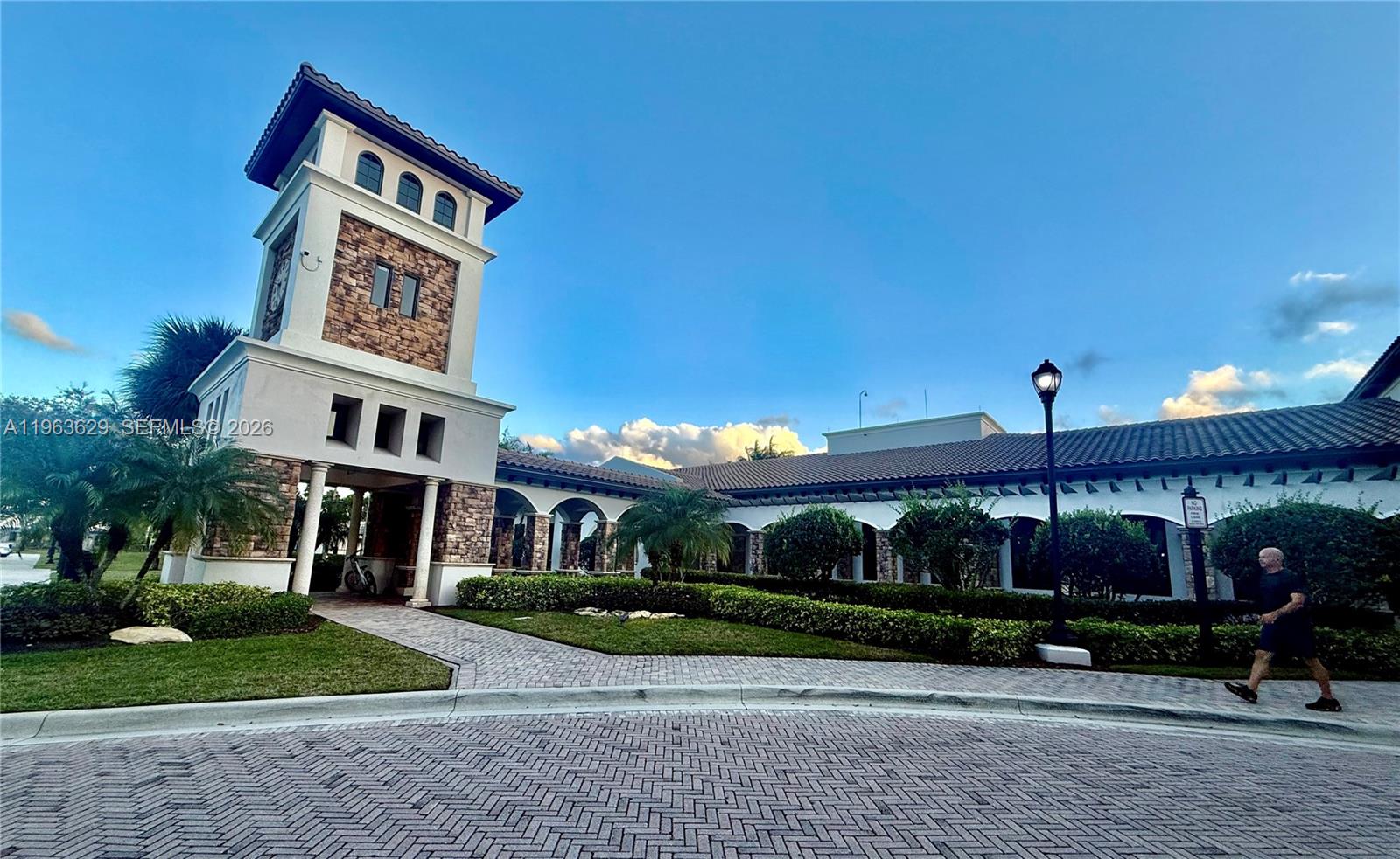 HERON BAY FOUR - Residential