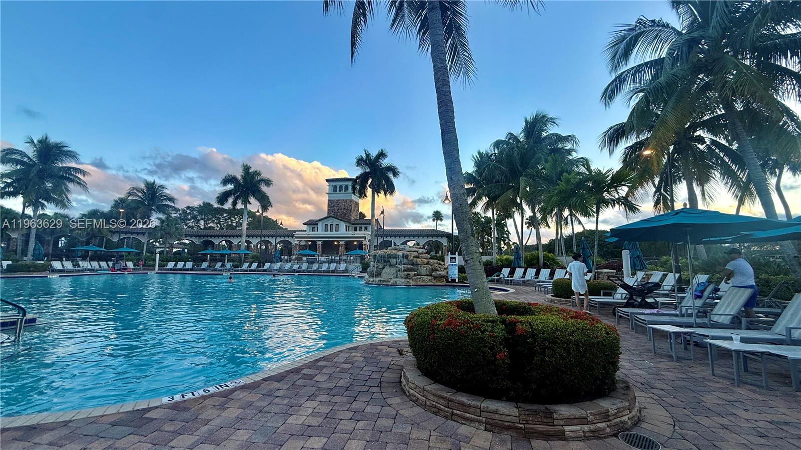 HERON BAY FOUR - Residential