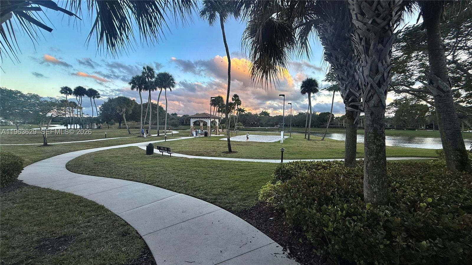 HERON BAY FOUR - Residential