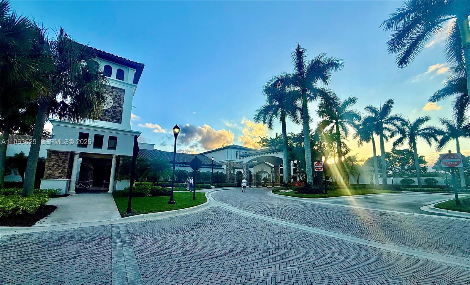 HERON BAY FOUR - Residential