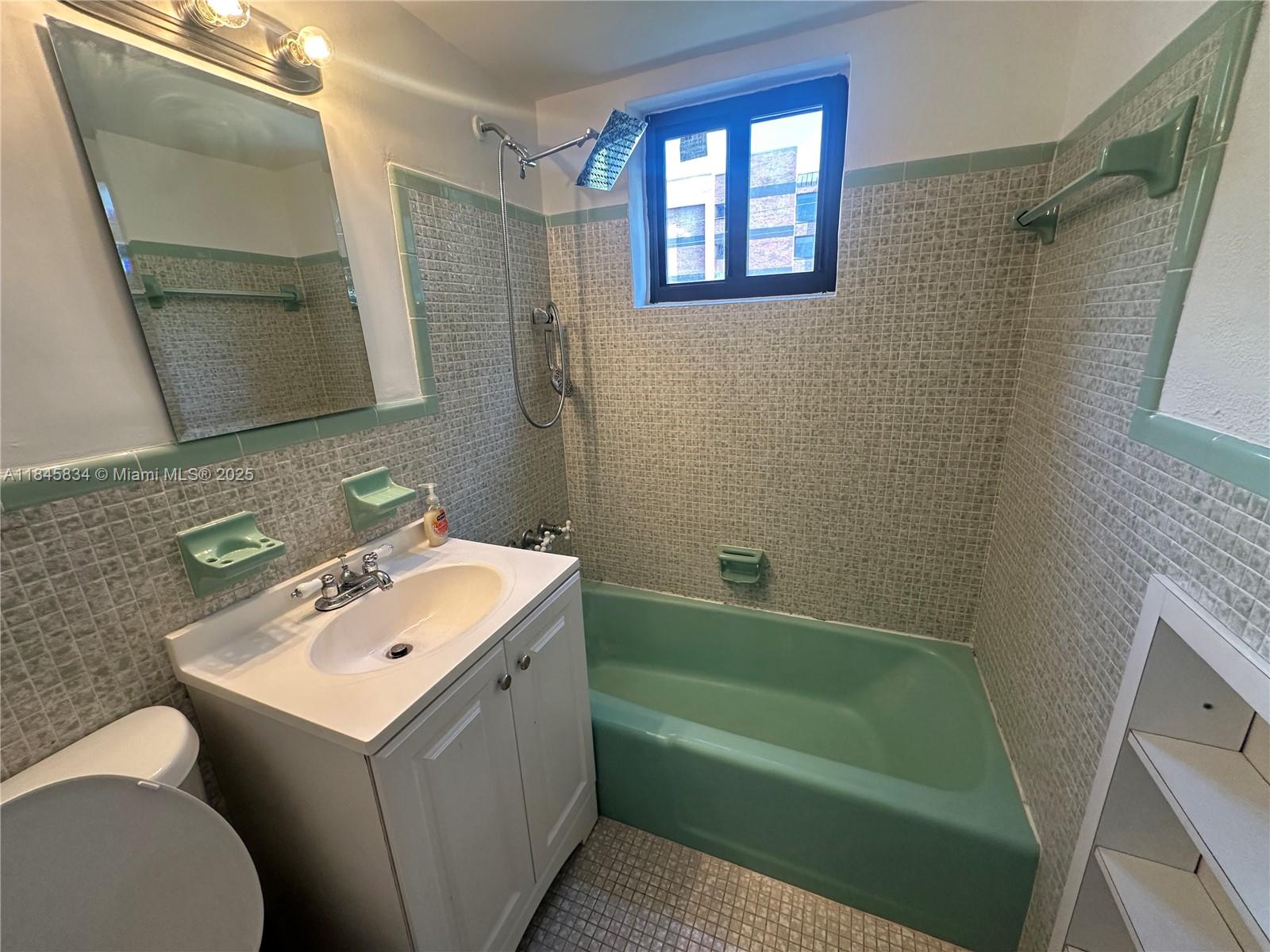 COURTYARDS OF THE GROVE C - Residential