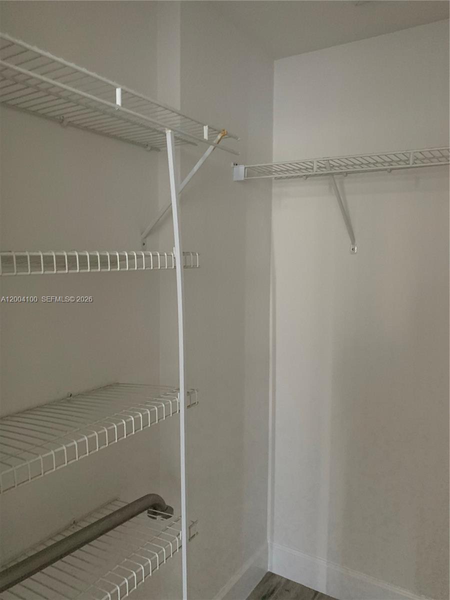 RADIUS CONDO - Residential