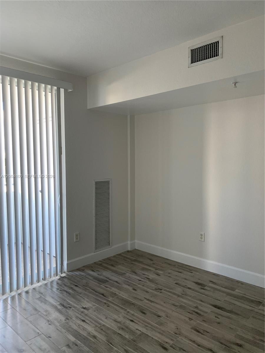 RADIUS CONDO - Residential