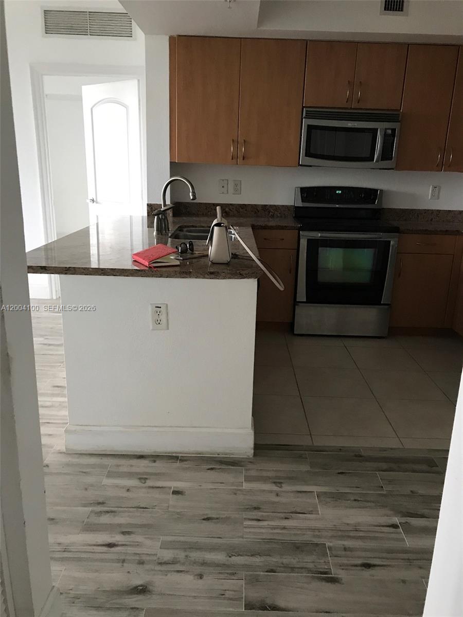 RADIUS CONDO - Residential