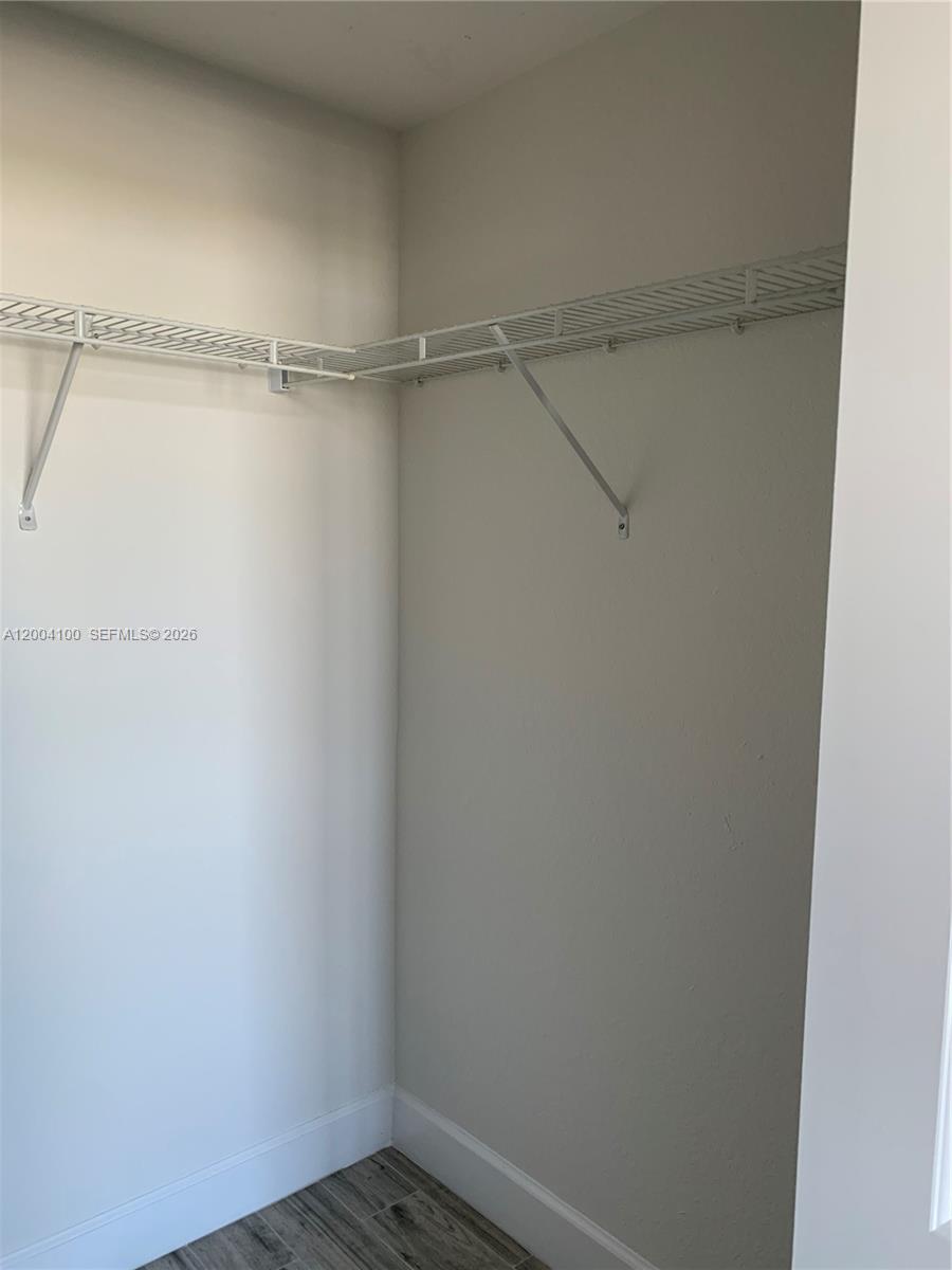 RADIUS CONDO - Residential