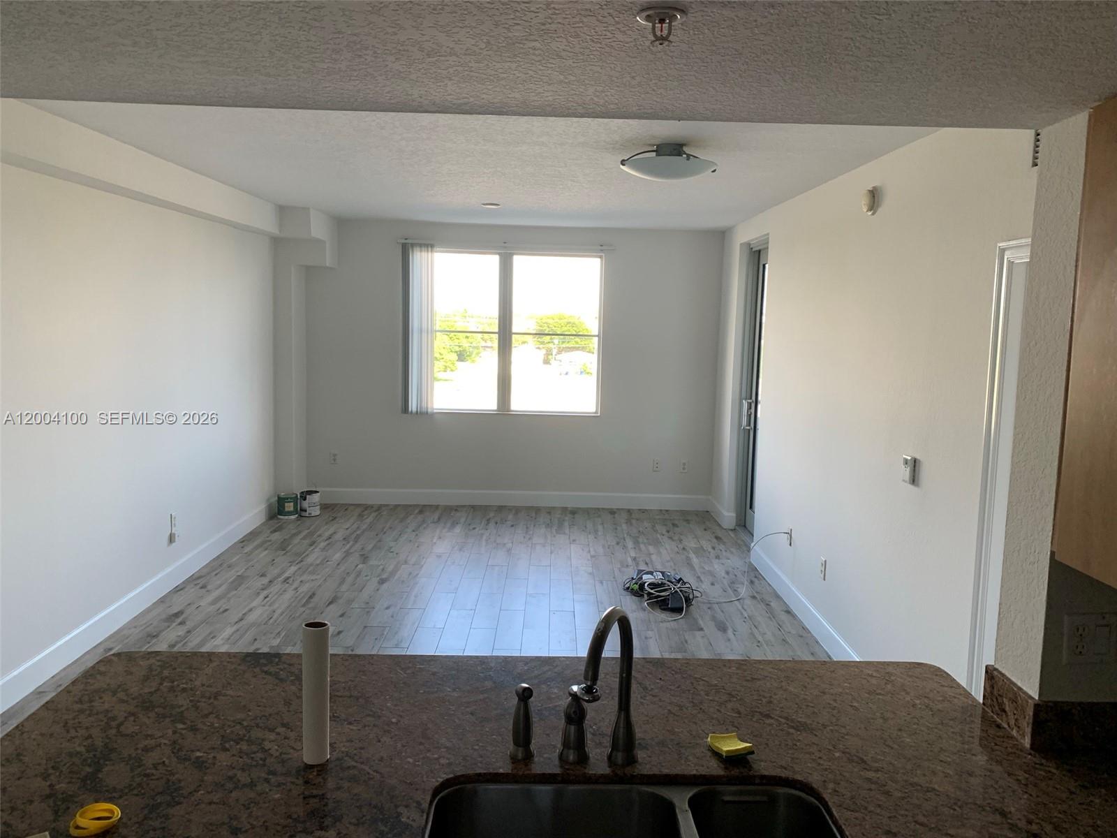 RADIUS CONDO - Residential