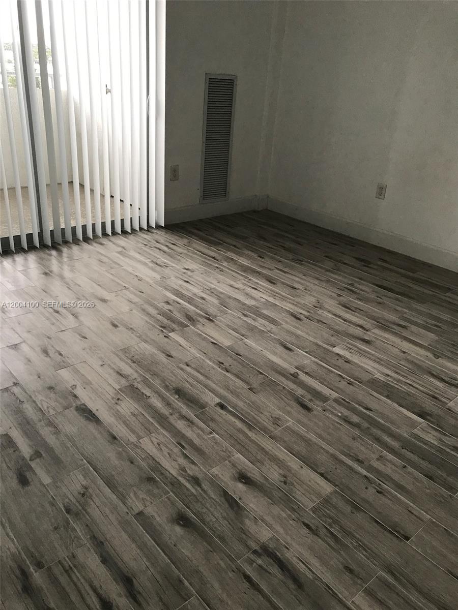 RADIUS CONDO - Residential