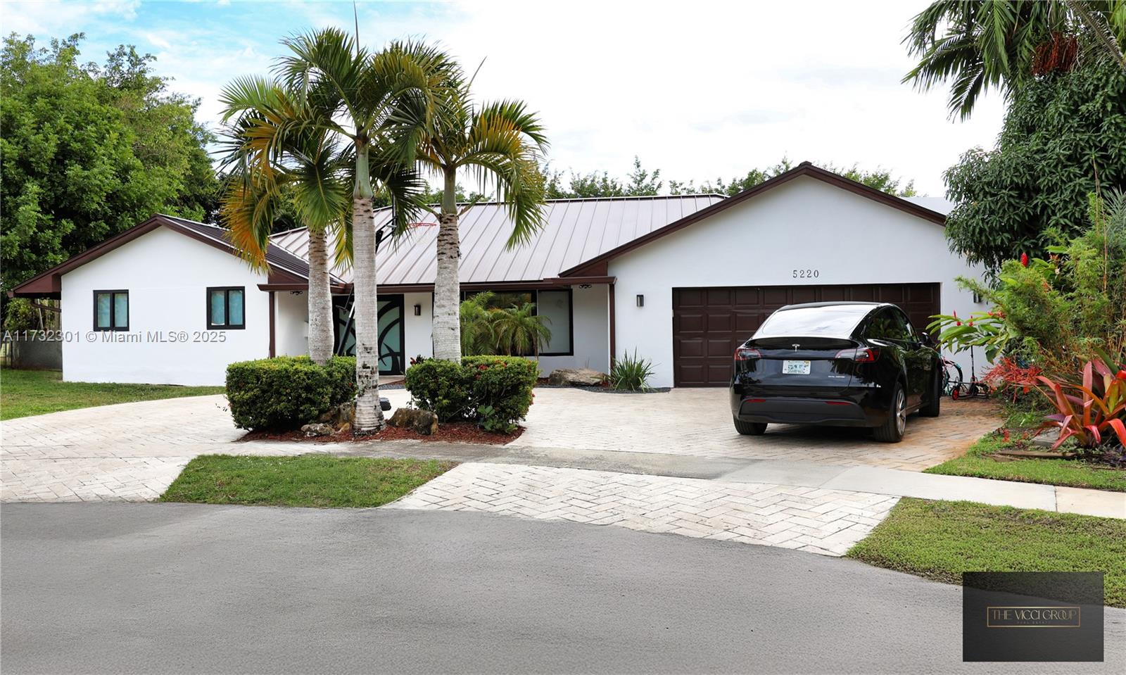 Property for Sale at 5220 N 31st Pl, Hollywood, Broward County, Florida - Bedrooms: 6 
Bathrooms: 4  - $2,299,000