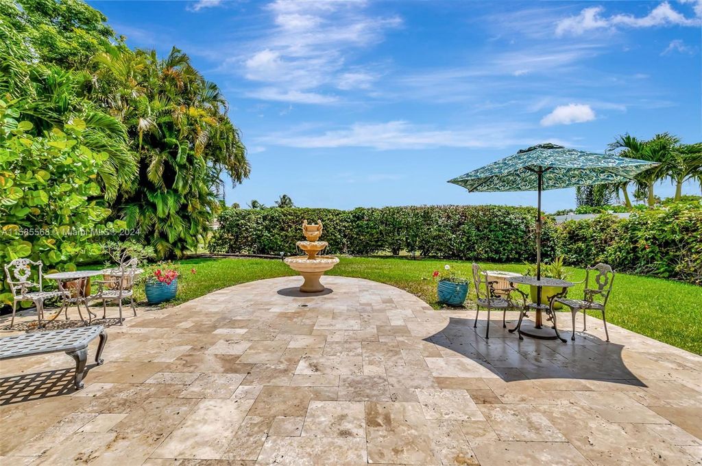 Photo of 7792 Travlers Tree Dr, Boca Raton, FL 33433 (MLS # A11585568)