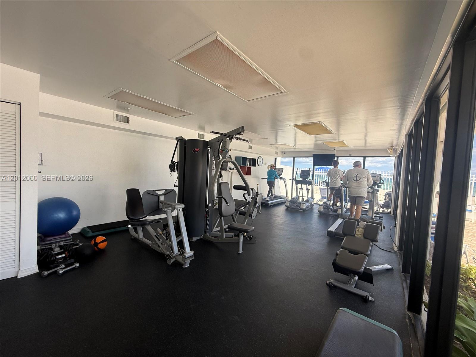 ALEXANDER TOWERS CONDO - Residential