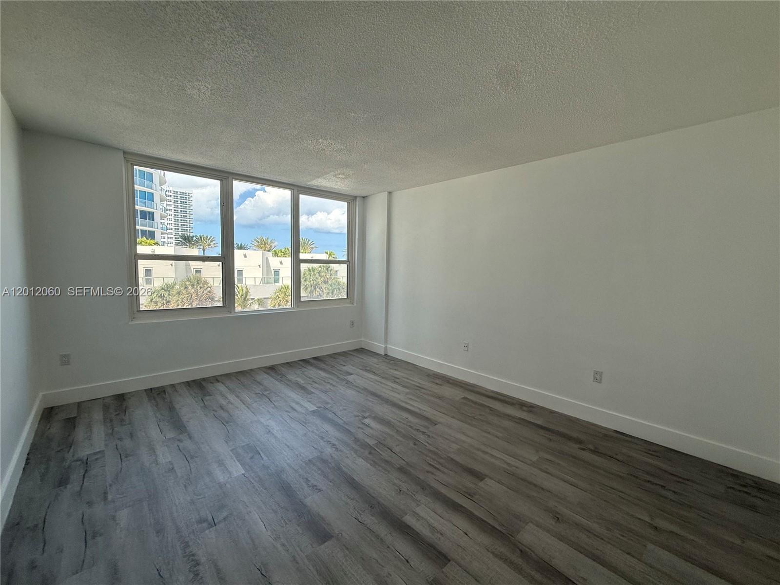 ALEXANDER TOWERS CONDO - Residential