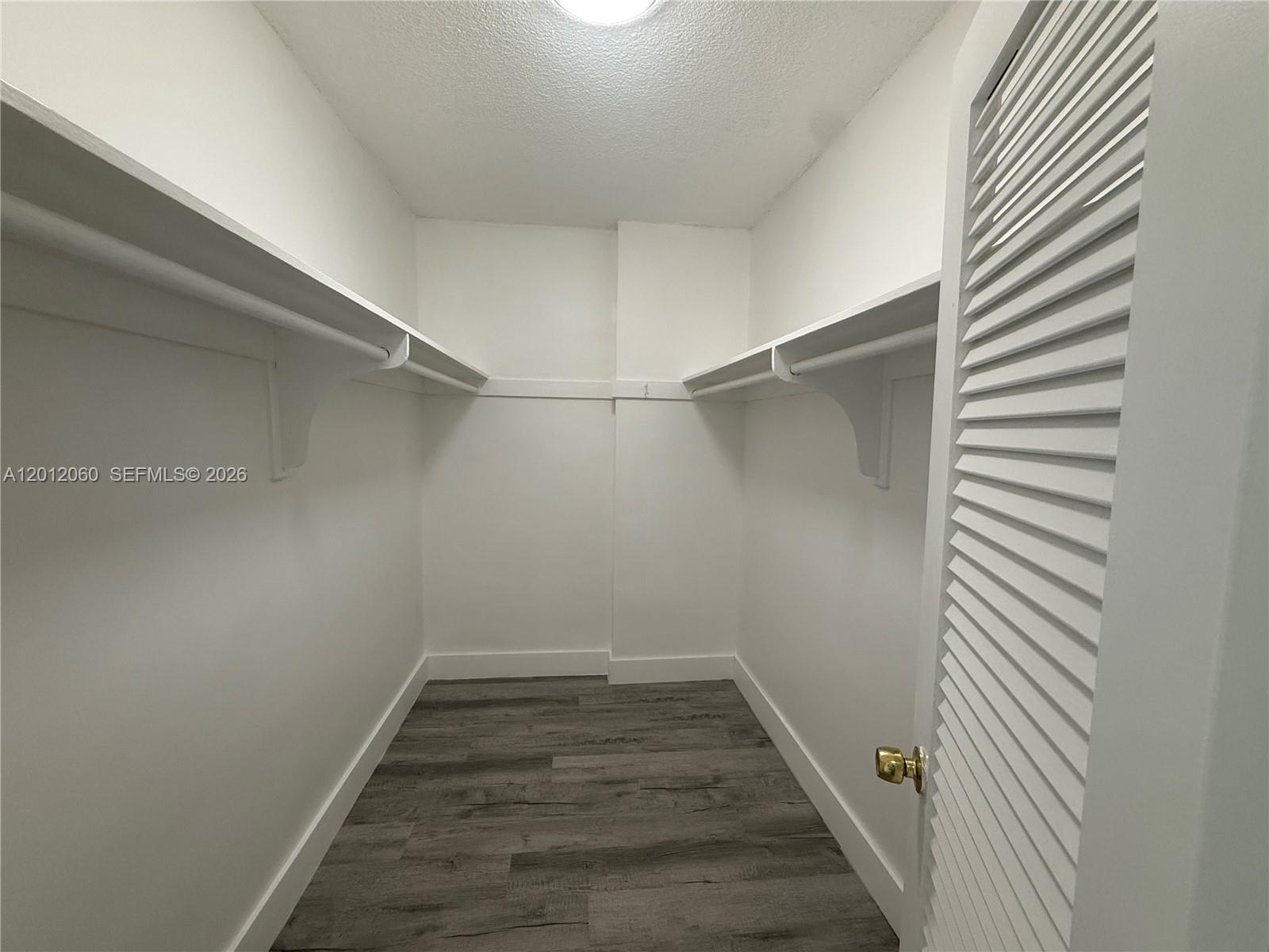ALEXANDER TOWERS CONDO - Residential