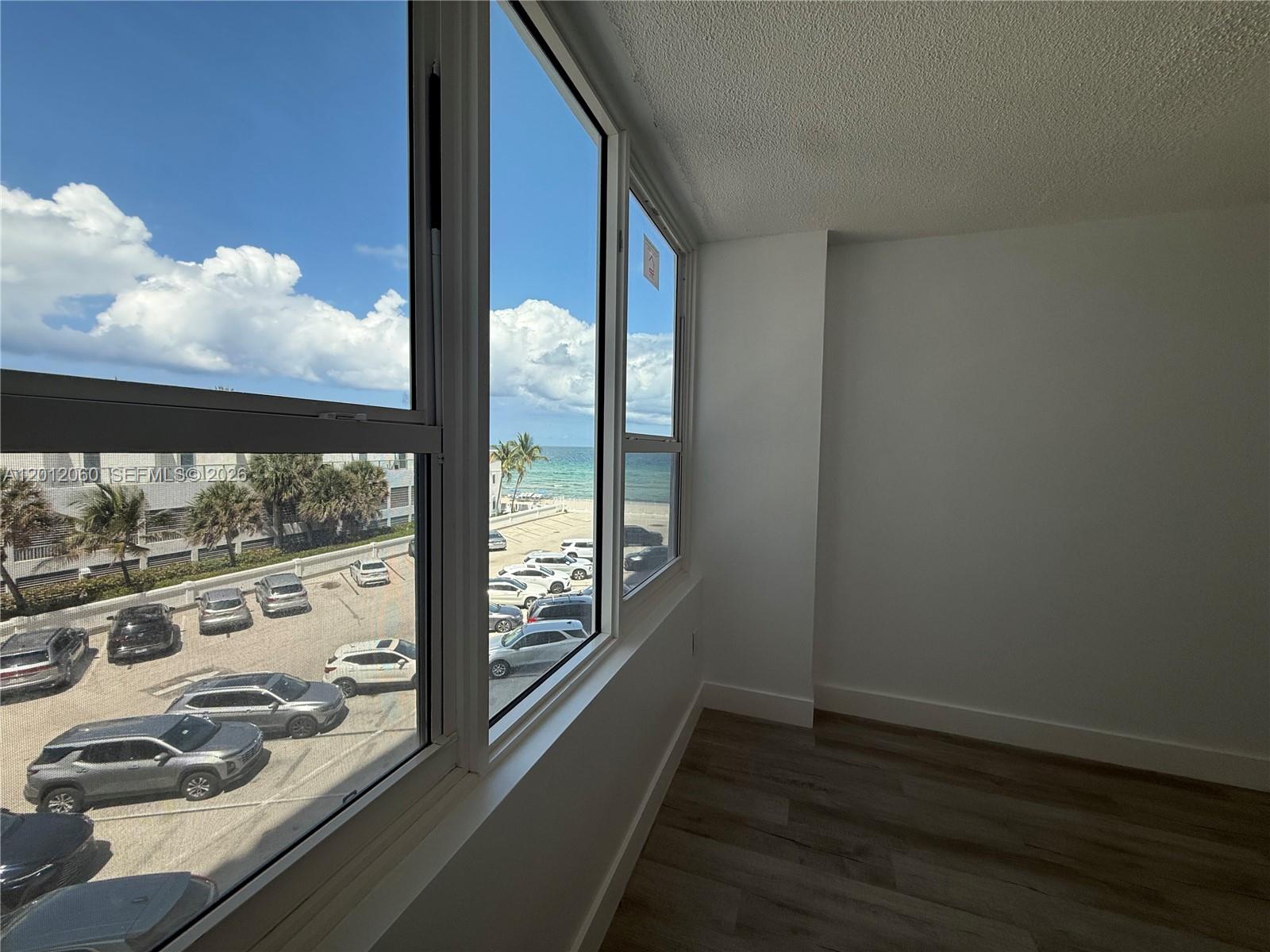 ALEXANDER TOWERS CONDO - Residential