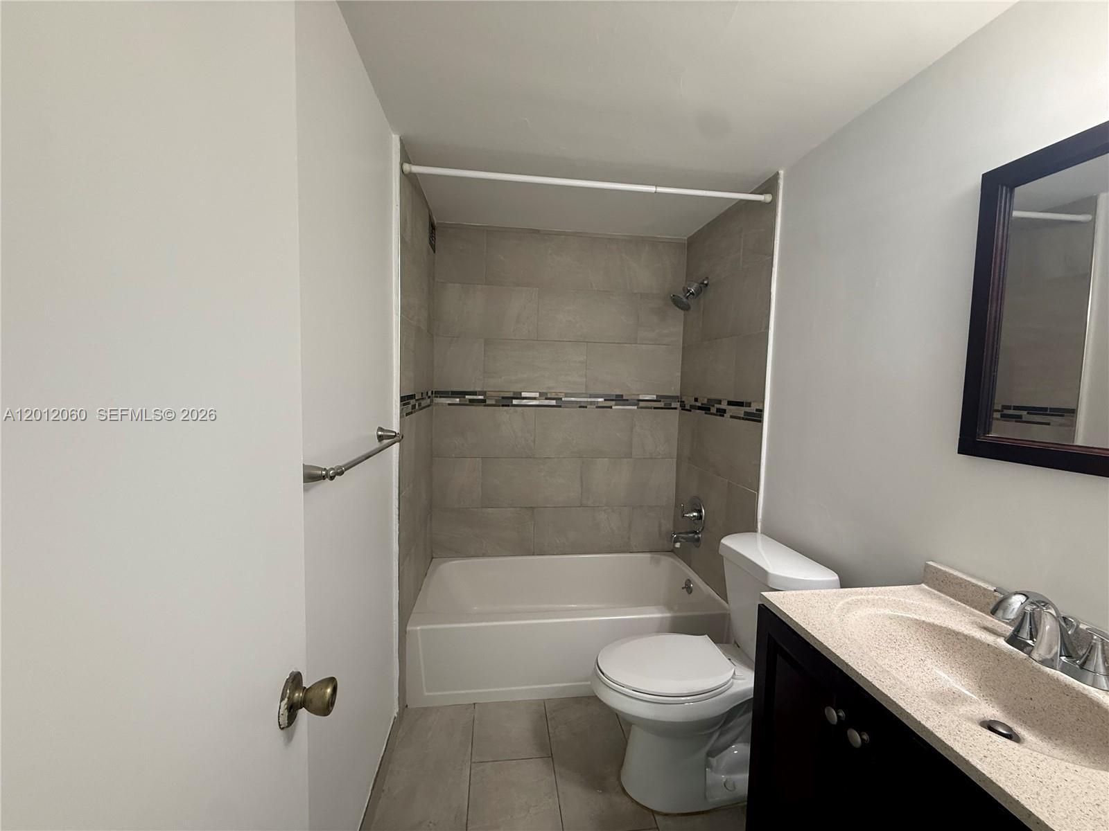 ALEXANDER TOWERS CONDO - Residential