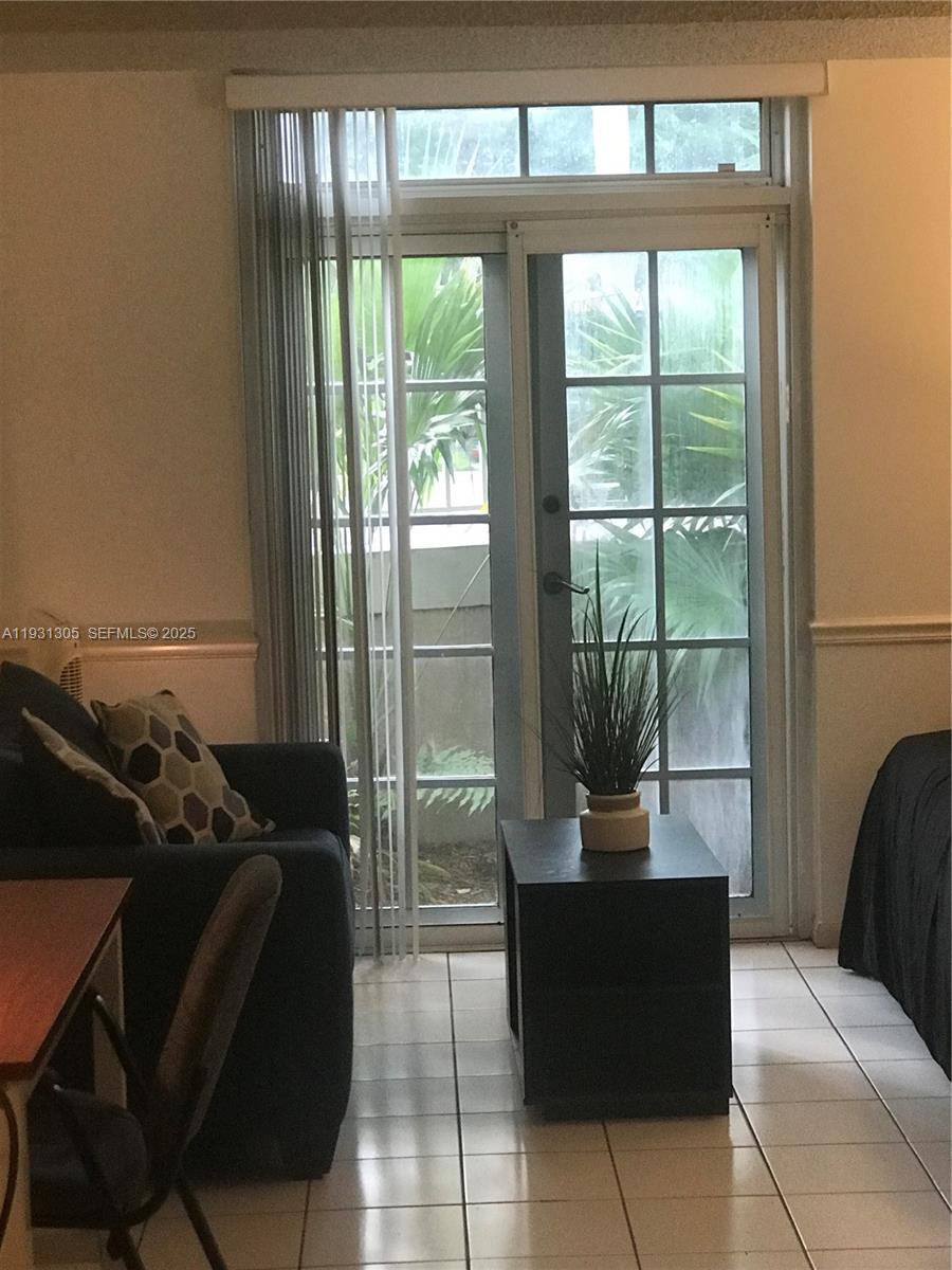 UNIVERSITY INN CONDO - Residential Lease