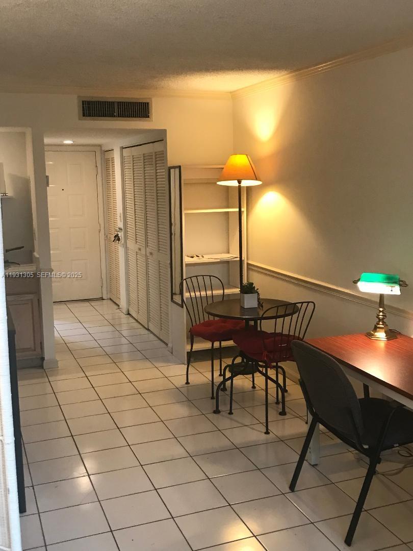 UNIVERSITY INN CONDO - Residential Lease