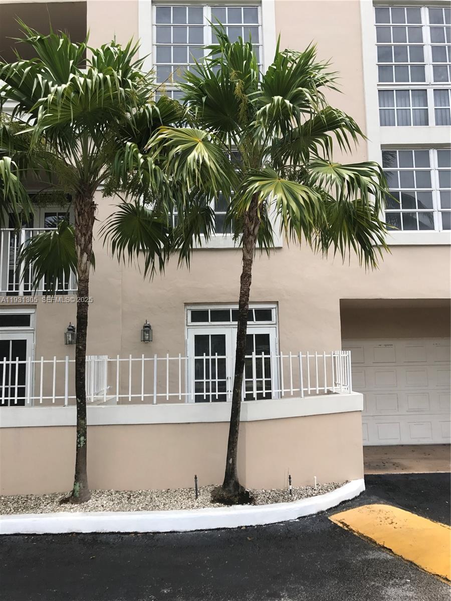 UNIVERSITY INN CONDO - Residential Lease